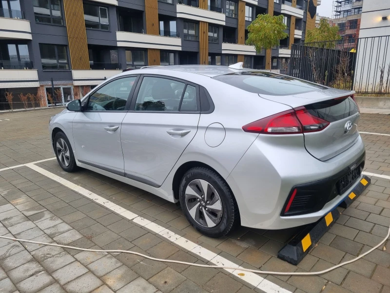 Hyundai Ioniq Hybrid, снимка 3 - Автомобили и джипове - 48601403