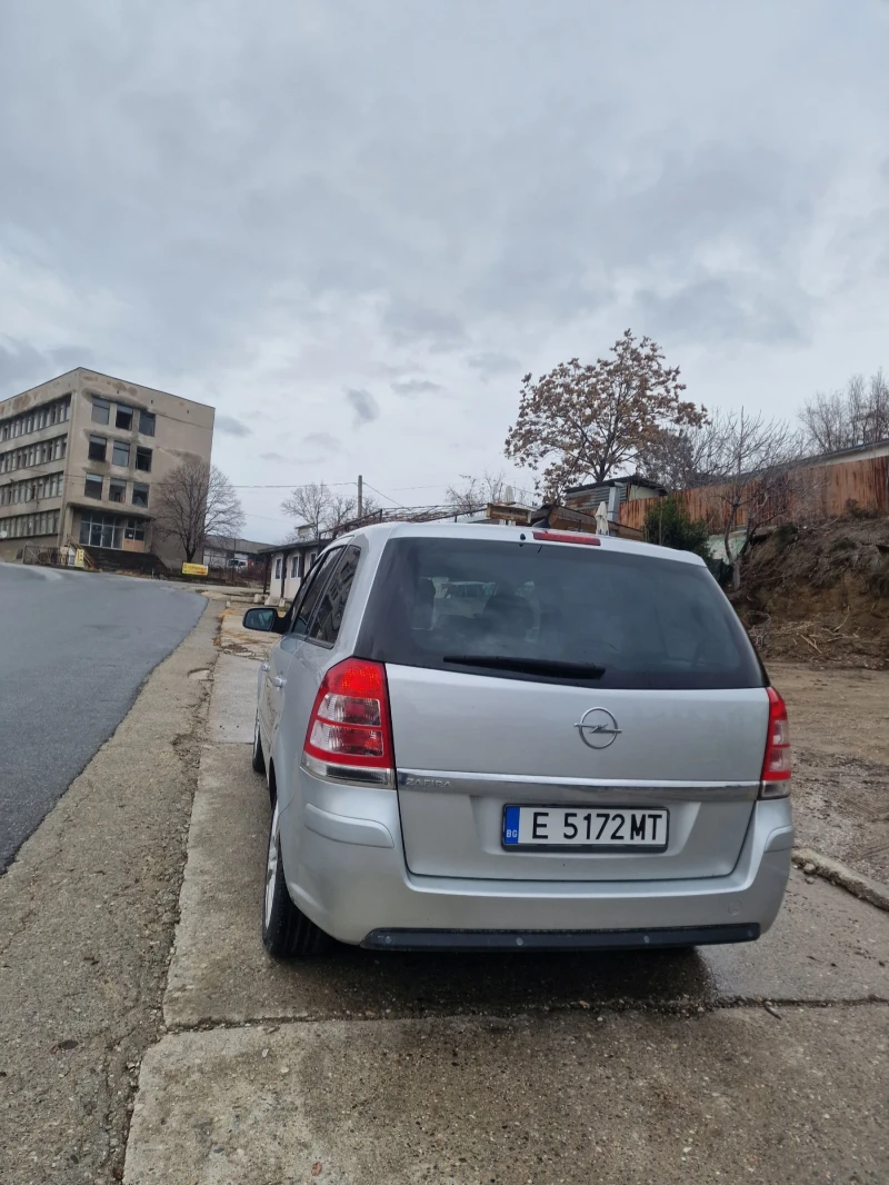 Opel Zafira Колата е ТОП !!, снимка 3 - Автомобили и джипове - 48457877