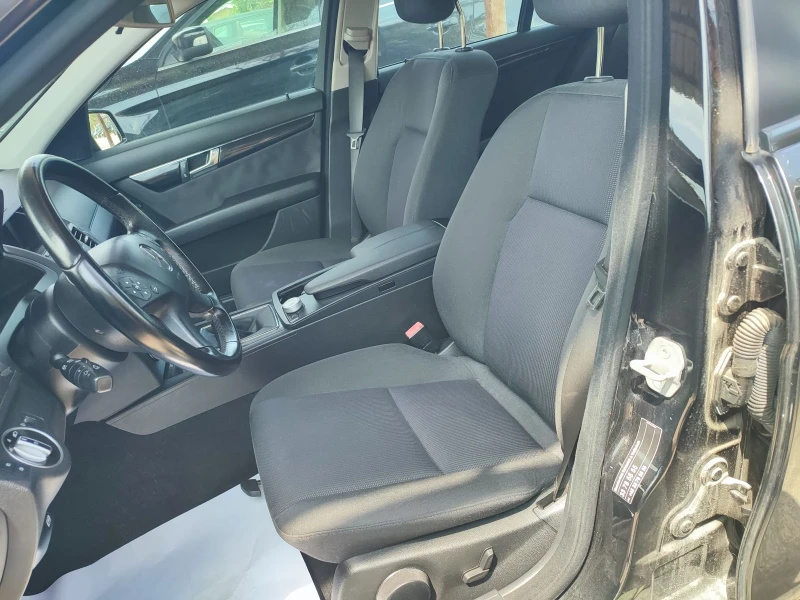 Mercedes-Benz C 200 Бензин , снимка 8 - Автомобили и джипове - 52033202