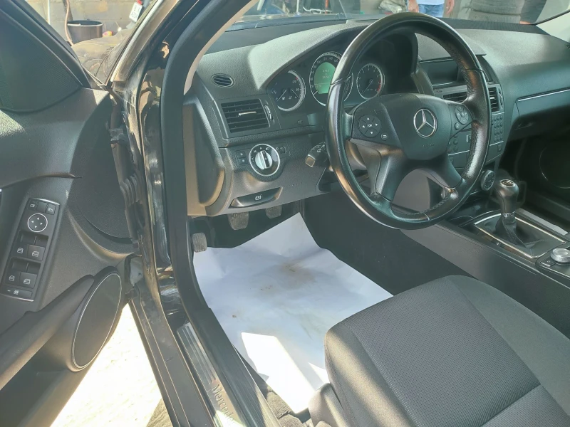 Mercedes-Benz C 200 Бензин , снимка 7 - Автомобили и джипове - 52033202