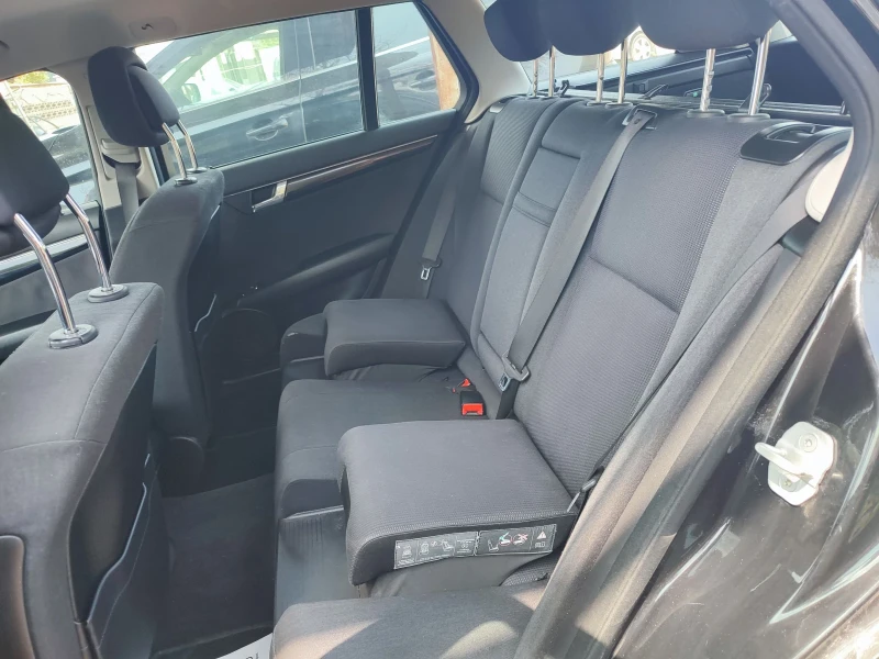 Mercedes-Benz C 200 Бензин , снимка 9 - Автомобили и джипове - 52033202