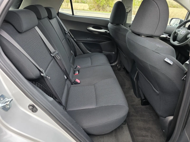 Toyota Auris 1.8VVT-I Hybrid TOP, снимка 12 - Автомобили и джипове - 52134108