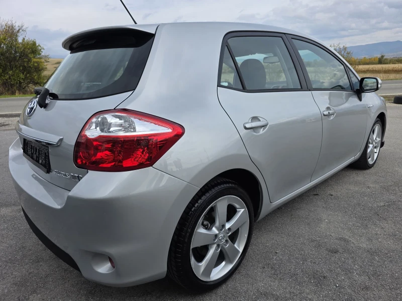 Toyota Auris 1.8VVT-I Hybrid TOP, снимка 4 - Автомобили и джипове - 52134108