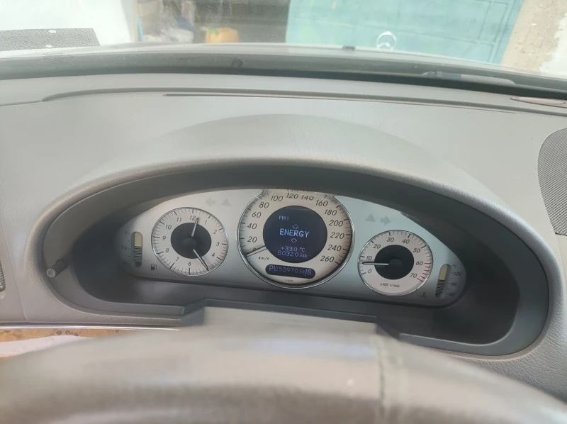 Mercedes-Benz E 320, снимка 8 - Автомобили и джипове - 52286214