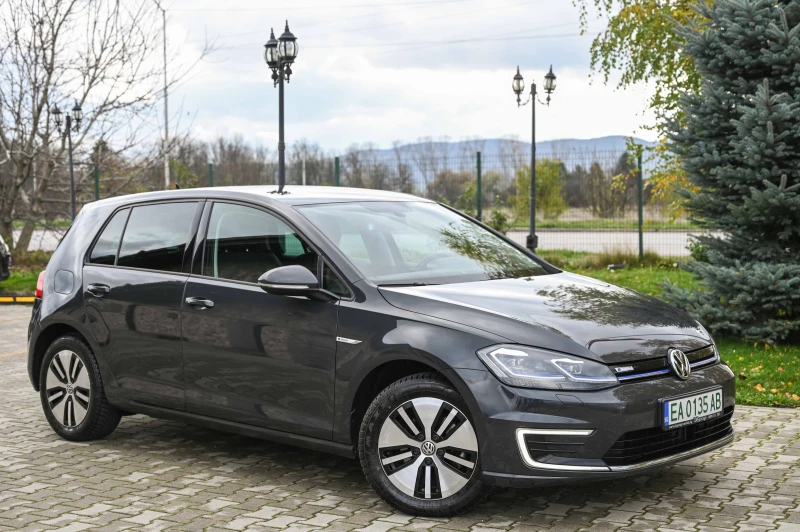 VW Golf E-GOLF* 36KW* КАМЕРА* Подгрев* Germany, снимка 14 - Автомобили и джипове - 52506829