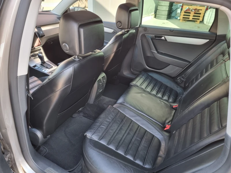 VW Passat ВСИЧКИ ЕКСТРИ 2.0TDI 170КС DSG 4X4 КЕЙЛЕС, снимка 13 - Автомобили и джипове - 52806603
