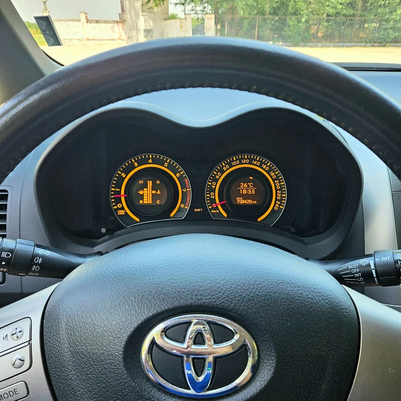 Toyota Auris, снимка 10 - Автомобили и джипове - 52819253