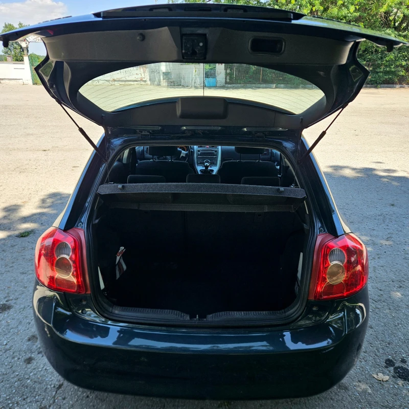 Toyota Auris, снимка 5 - Автомобили и джипове - 52819253