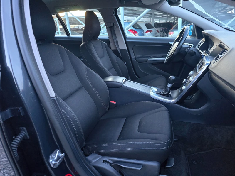 Volvo V60 1.6 D НОВ ВНОС !! РЕАЛНИ 132000 км , снимка 12 - Автомобили и джипове - 52895500
