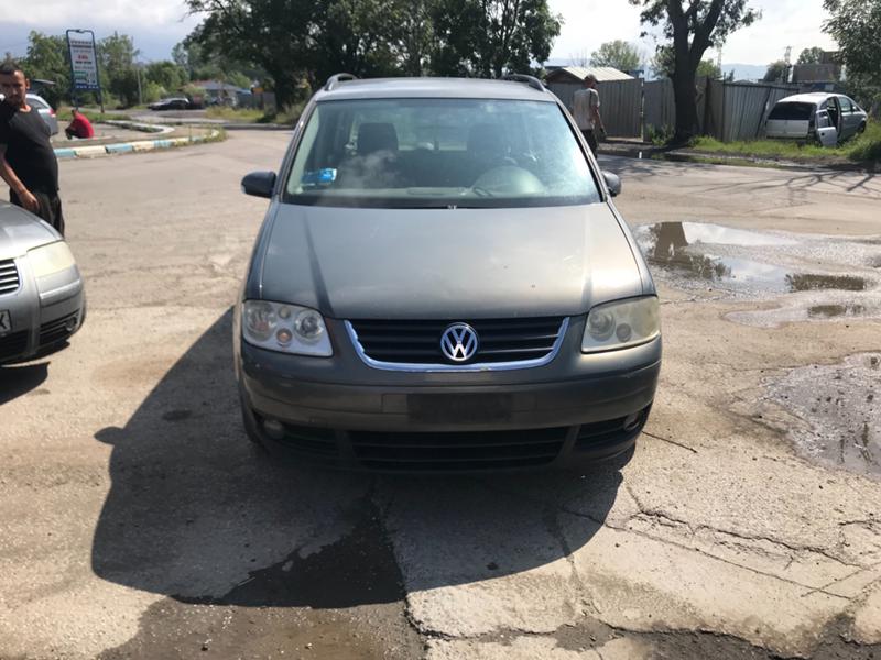 VW Touran 1.9tdi tip/AVQ 6sk, снимка 2 - Автомобили и джипове - 22089009