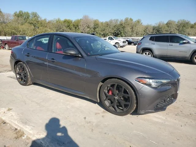 Alfa Romeo Giulia климатроник* кожен салон* памет* keyless* , снимка 4 - Автомобили и джипове - 48359477