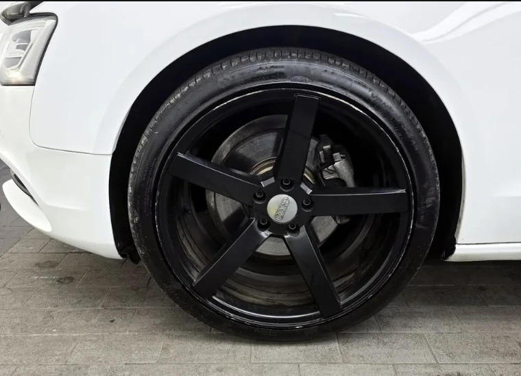 Audi A5 QUATTRO* S-LINE* KEYLESS АвтоКредит(ЦЕНА ДО БГ), снимка 4 - Автомобили и джипове - 53480038