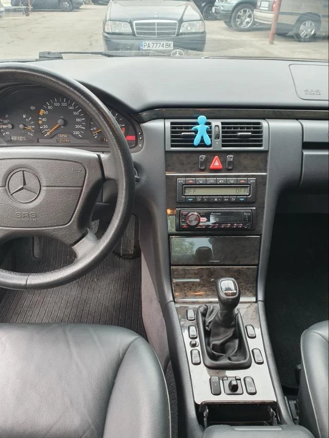 Mercedes-Benz E 250 W210 Спешно продавам , снимка 2 - Автомобили и джипове - 54064579