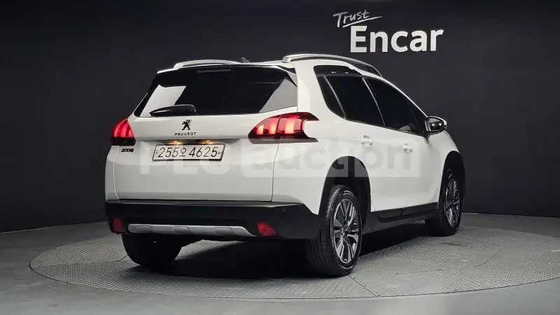 Peugeot 2008, снимка 2 - Автомобили и джипове - 55350645