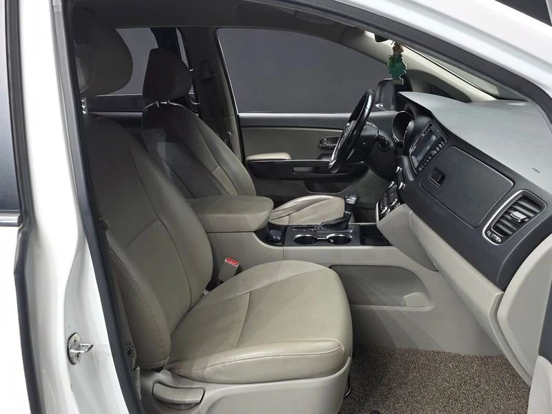 Kia Carnival 2.2 Automatic, снимка 7 - Автомобили и джипове - 55464718