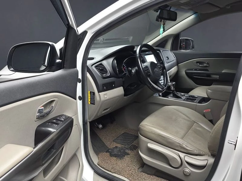 Kia Carnival 2.2 Automatic, снимка 6 - Автомобили и джипове - 55464718