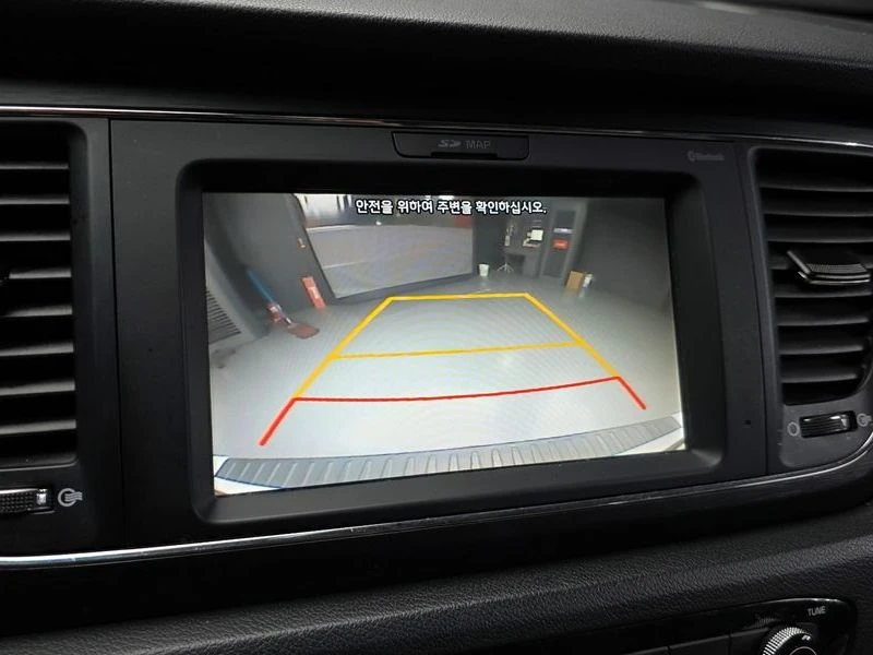 Kia Carnival 2.2 Automatic, снимка 13 - Автомобили и джипове - 55464718