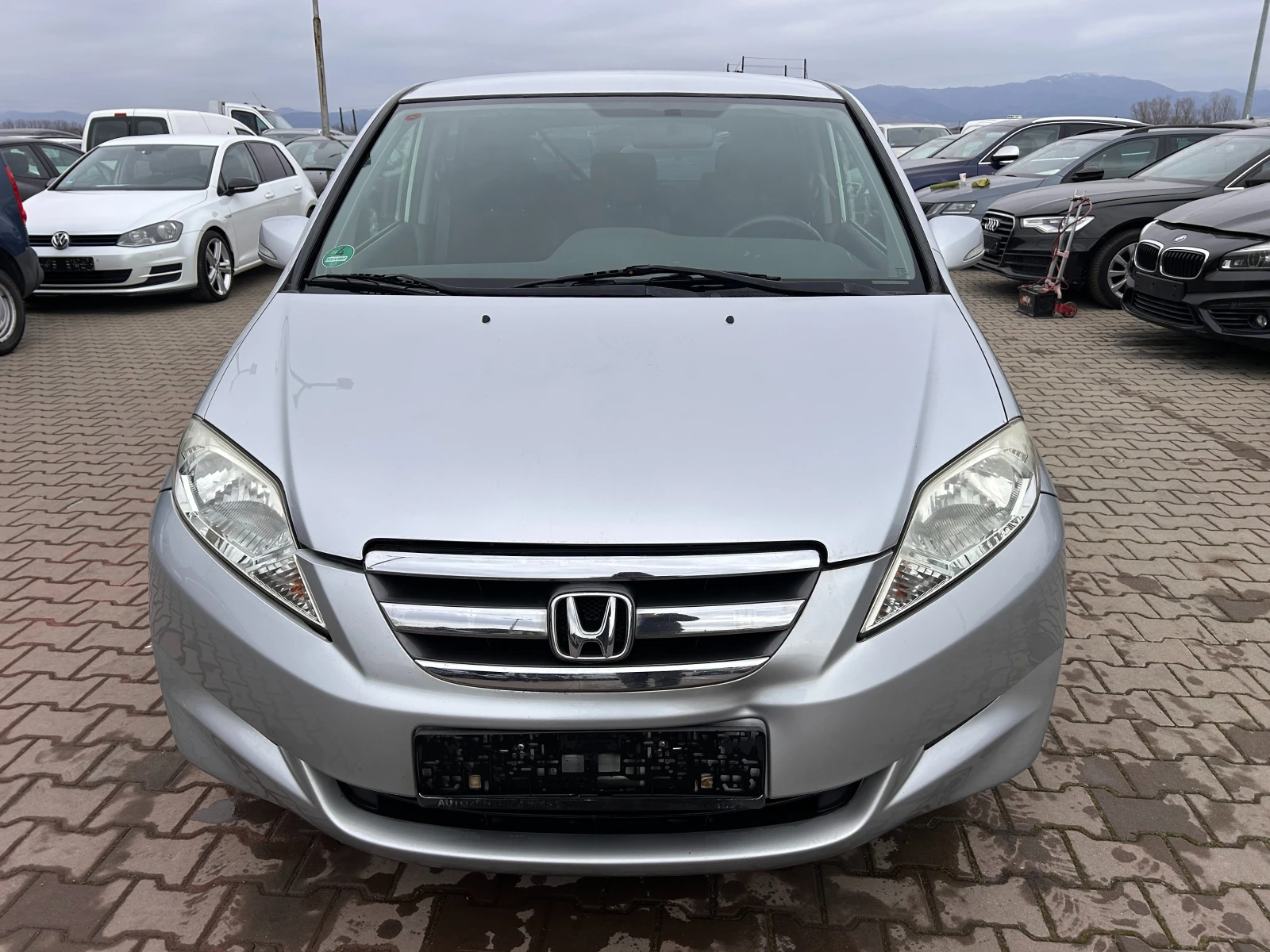 Honda Fr-v 2.0VTEC EURO 4 - изображение 3