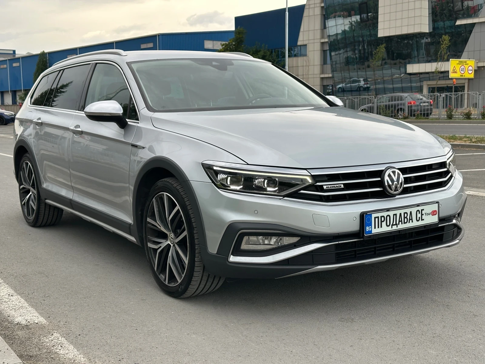 VW Alltrack 2.0 TDI  4Motion* DSG * Digital * LED Matrix * 360 - изображение 3