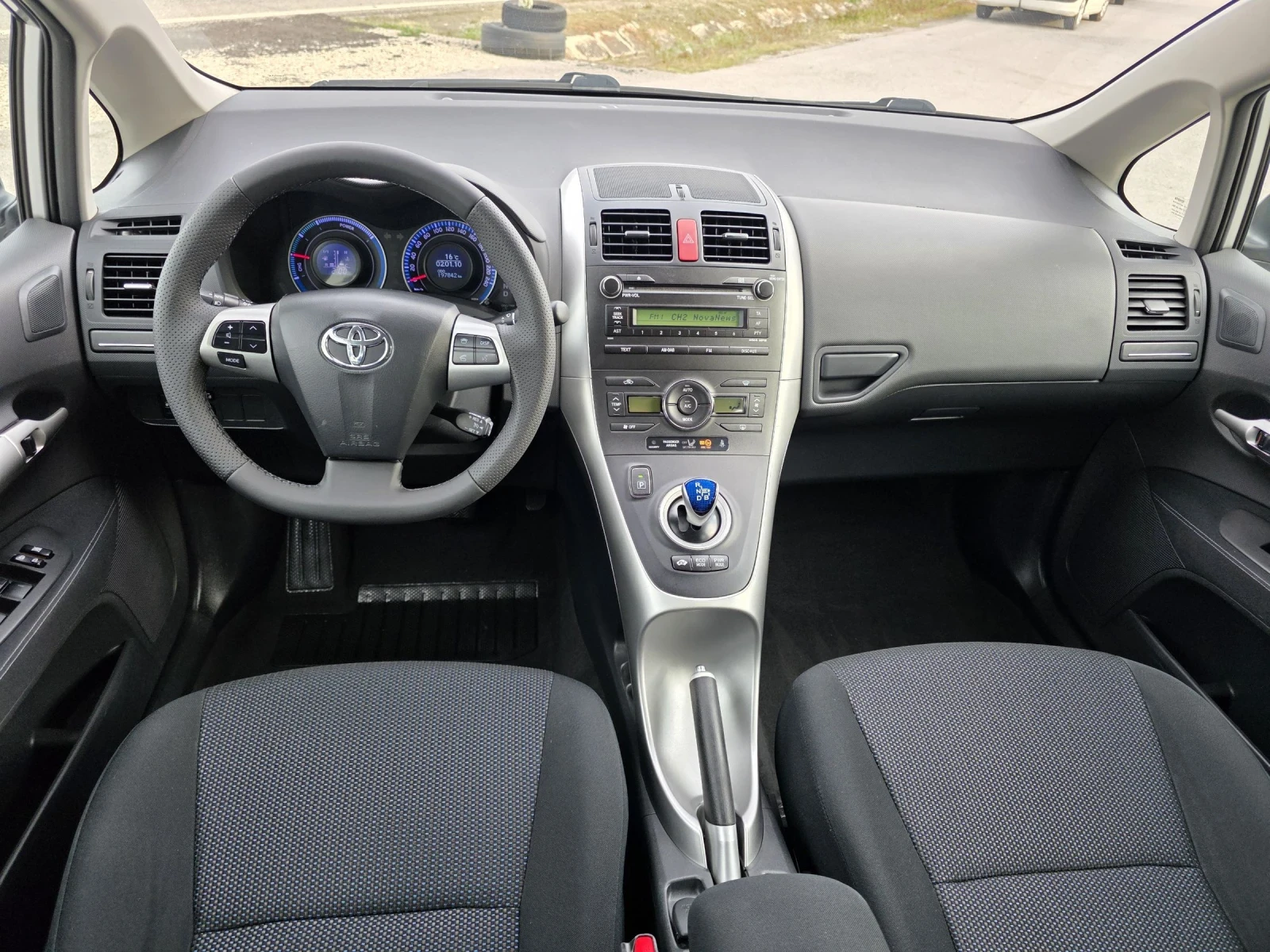 Toyota Auris 1.8VVT-I Hybrid TOP | Mobile.bg — изображение 10