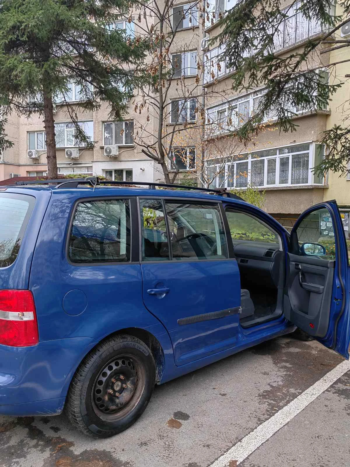 VW Touran AVQ | Mobile.bg   3