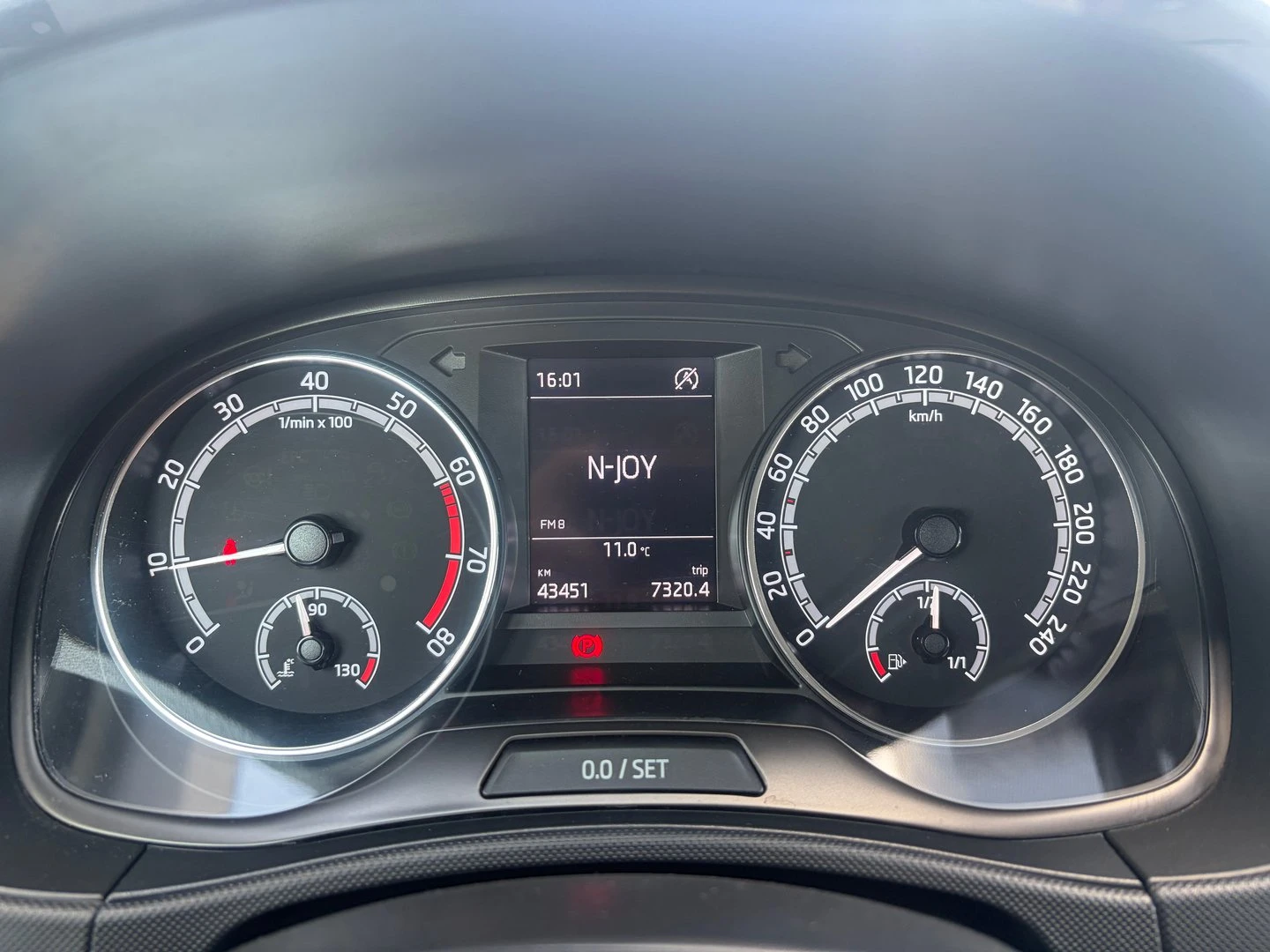 Skoda Fabia Ambition 1.0 TSI 95ks MT5 - изображение 9