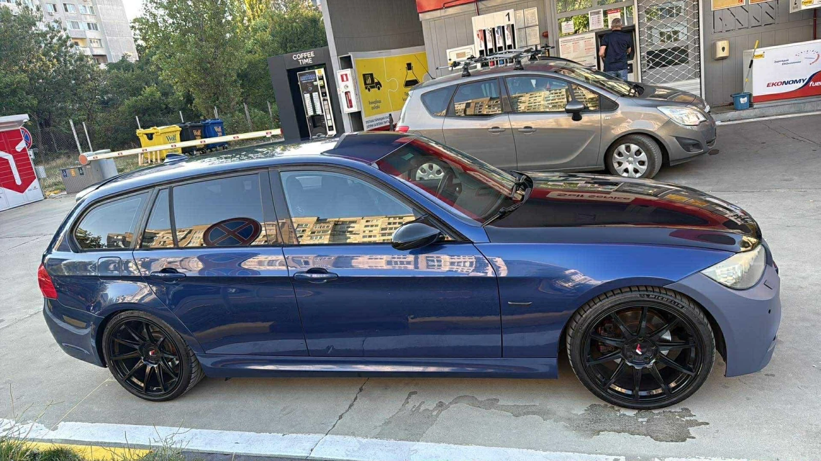 BMW 320, снимка 2 - Автомобили и джипове - 53820107