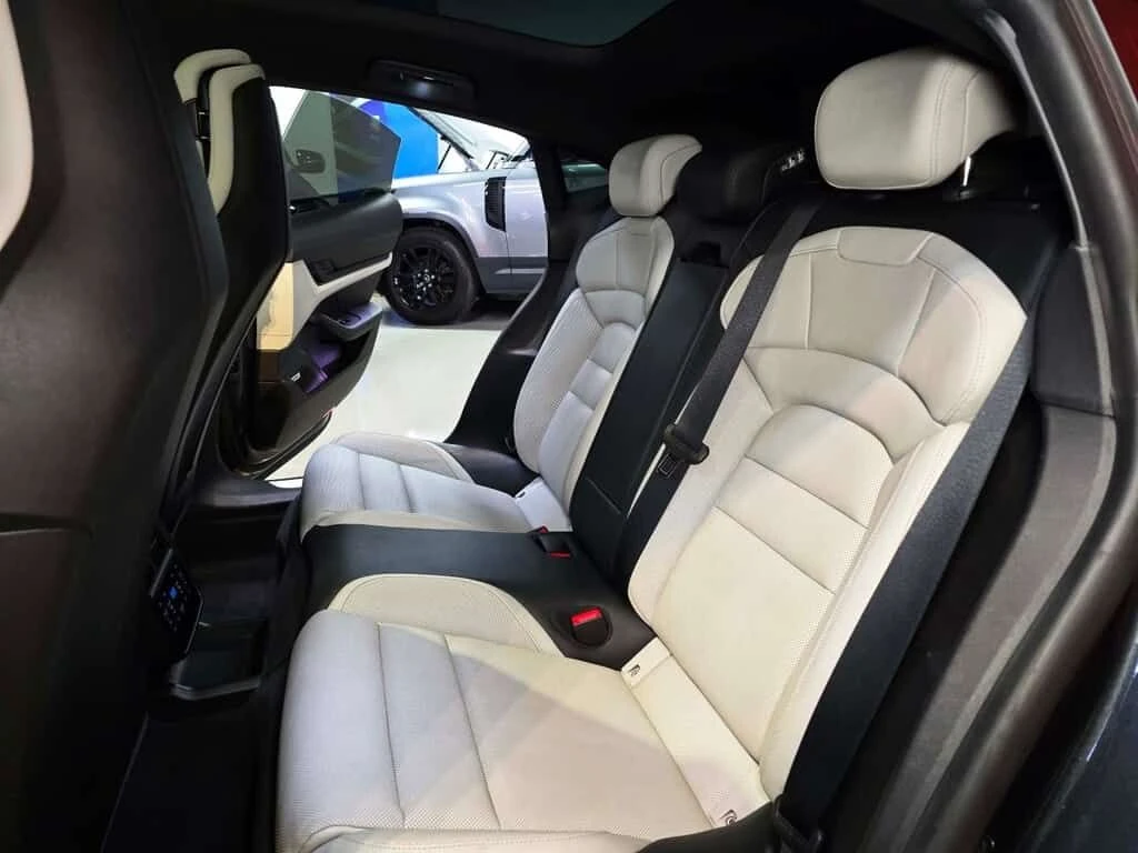 Porsche Taycan 4S/Carfax/Bose/360 View/Подгрев/Панорама, снимка 15 - Автомобили и джипове - 53825315