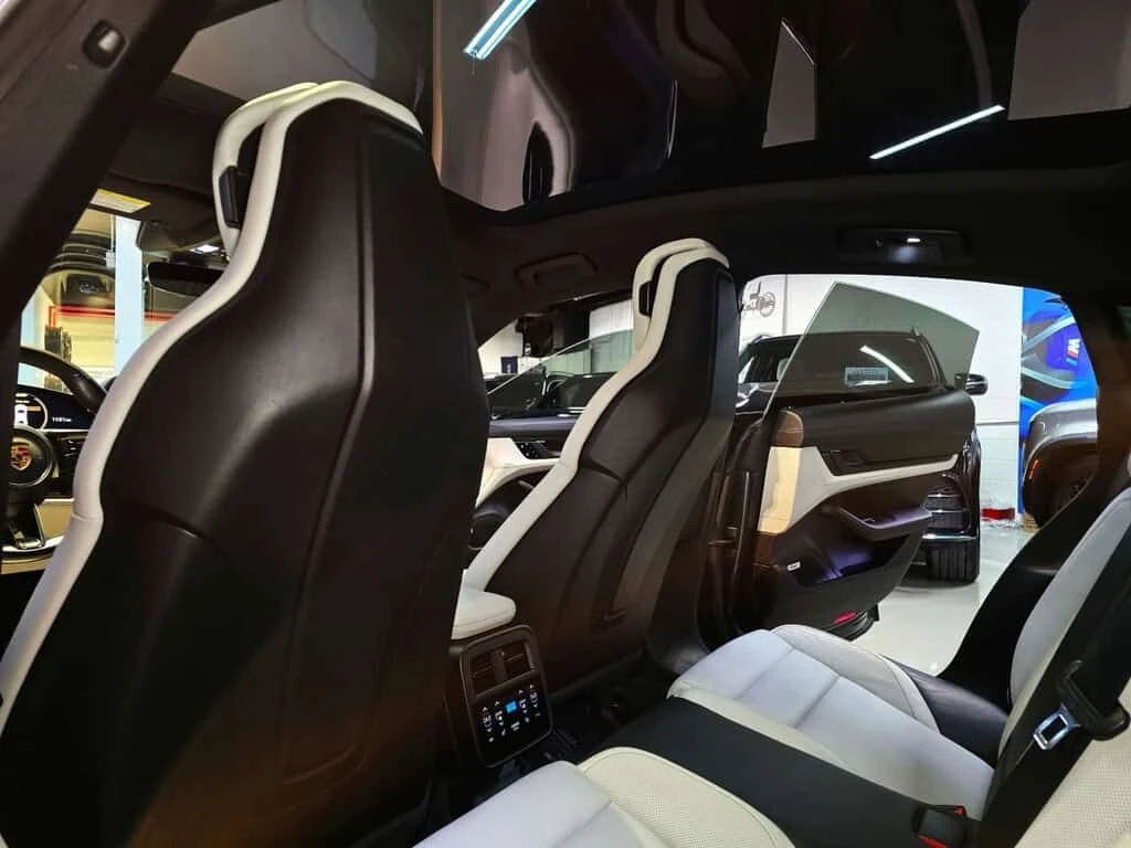 Porsche Taycan 4S/Carfax/Bose/360 View/Подгрев/Панорама, снимка 13 - Автомобили и джипове - 53825315