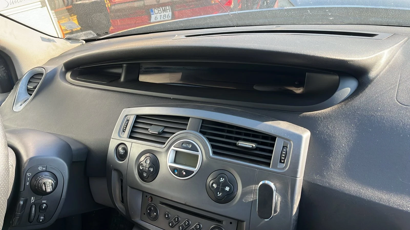Renault Scenic, снимка 7 - Автомобили и джипове - 53904169