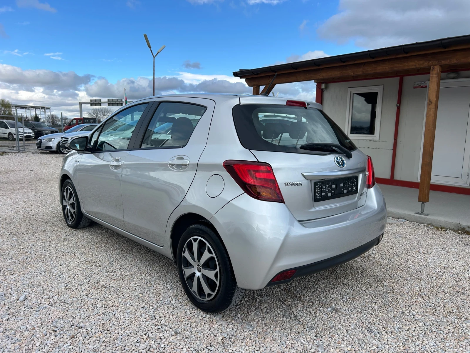 Toyota Yaris * 1.5i* 75�.�* HYBRID* NAVI* KAMERA*  | Mobile.bg � ����������� 4