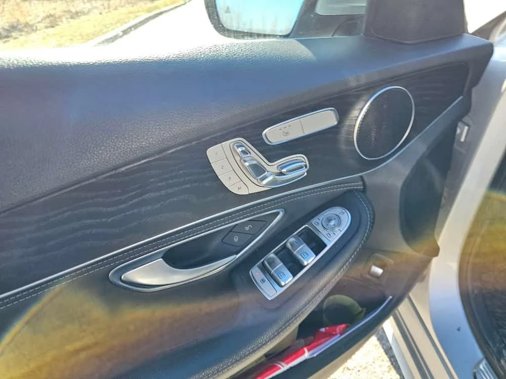 Mercedes-Benz C 300 * CARFAX * БЕЗ ПЪРВОНАЧАЛНА ВНОСКА, снимка 9 - Автомобили и джипове - 54063722