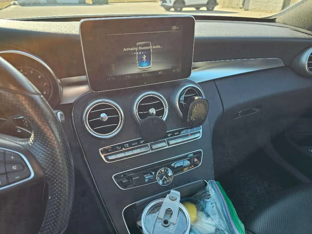 Mercedes-Benz C 300 * CARFAX * БЕЗ ПЪРВОНАЧАЛНА ВНОСКА, снимка 8 - Автомобили и джипове - 54063722