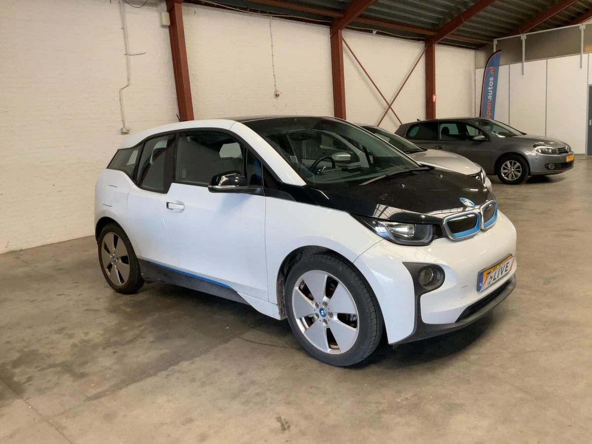 BMW i3, снимка 5 - Автомобили и джипове - 54179216