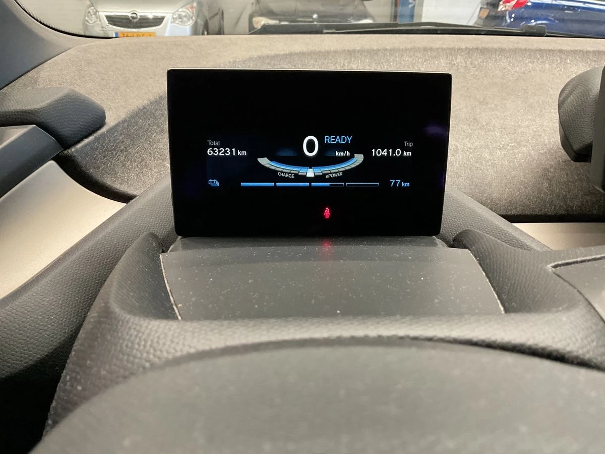 BMW i3, снимка 15 - Автомобили и джипове - 54179216