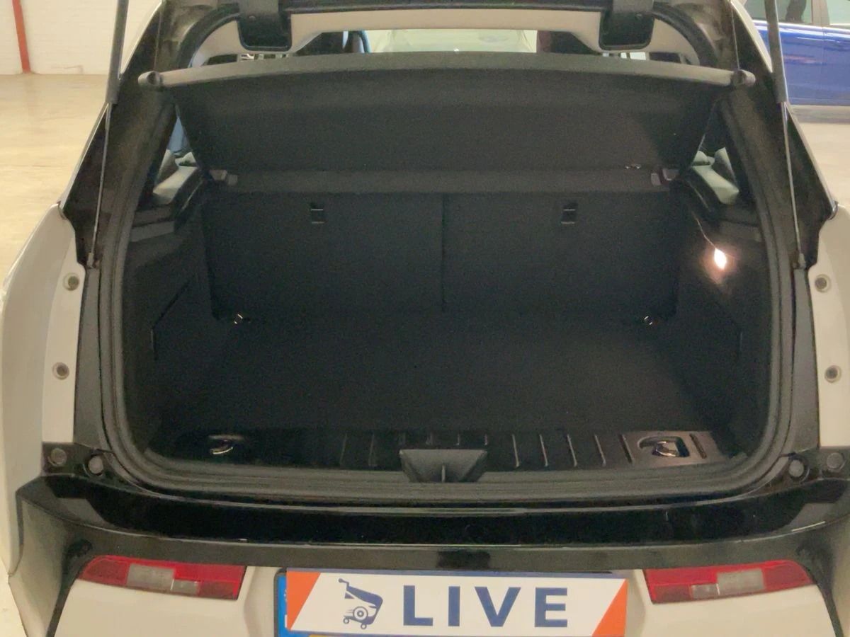 BMW i3, снимка 11 - Автомобили и джипове - 54179216