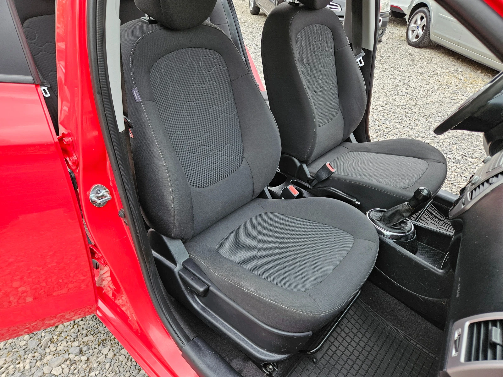 Hyundai I20 1.25 бензин 77кс, снимка 13 - Автомобили и джипове - 54253231