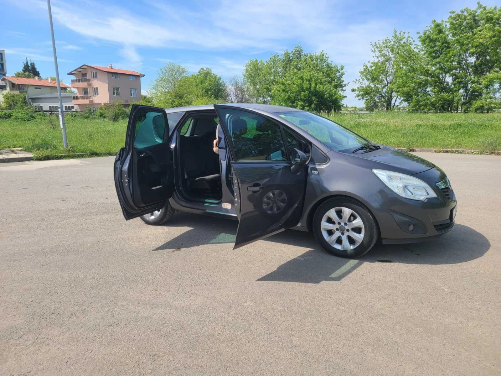 Opel Meriva 1.3 EcoFlex, снимка 13 - Автомобили и джипове - 54620939