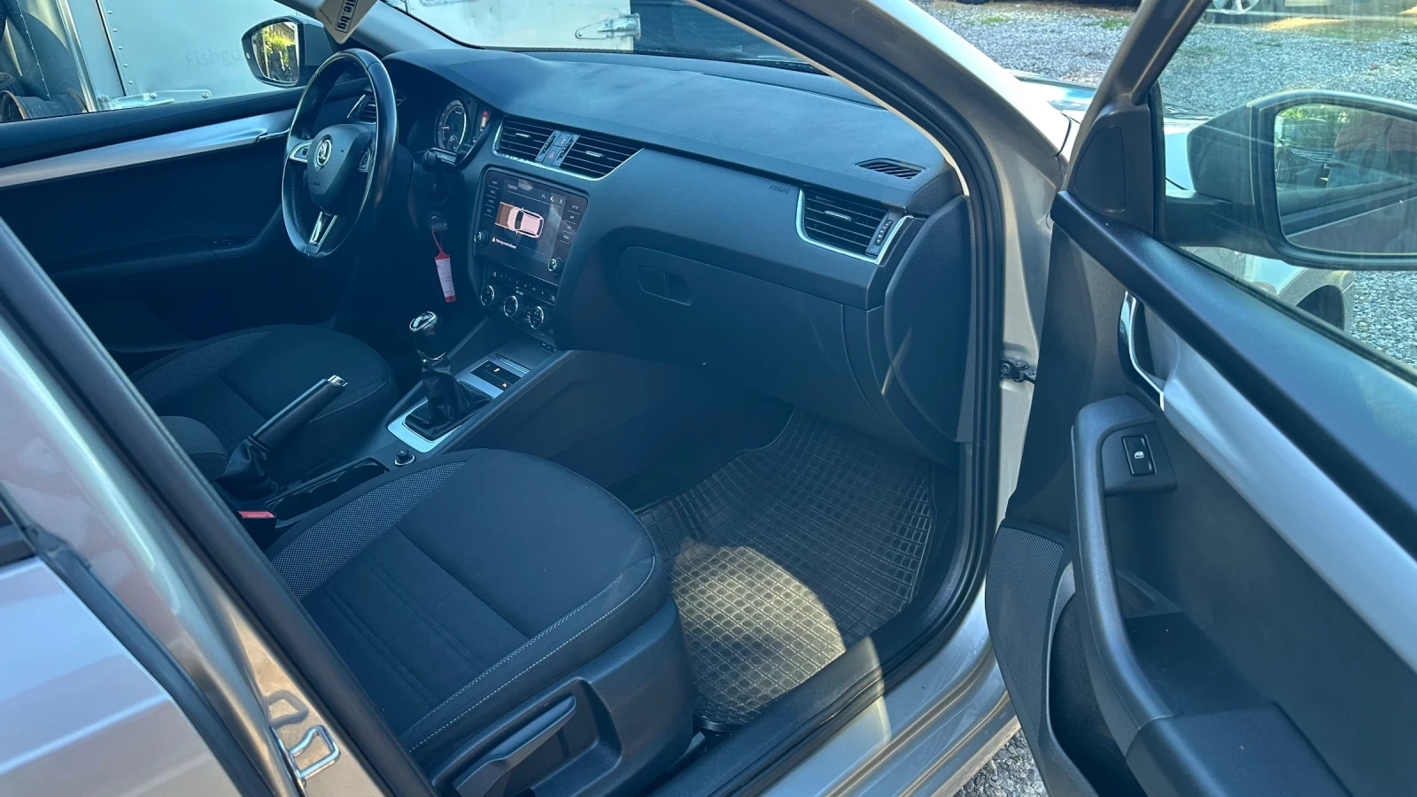 Skoda Octavia 1.6TDI, снимка 13 - Автомобили и джипове - 54715446