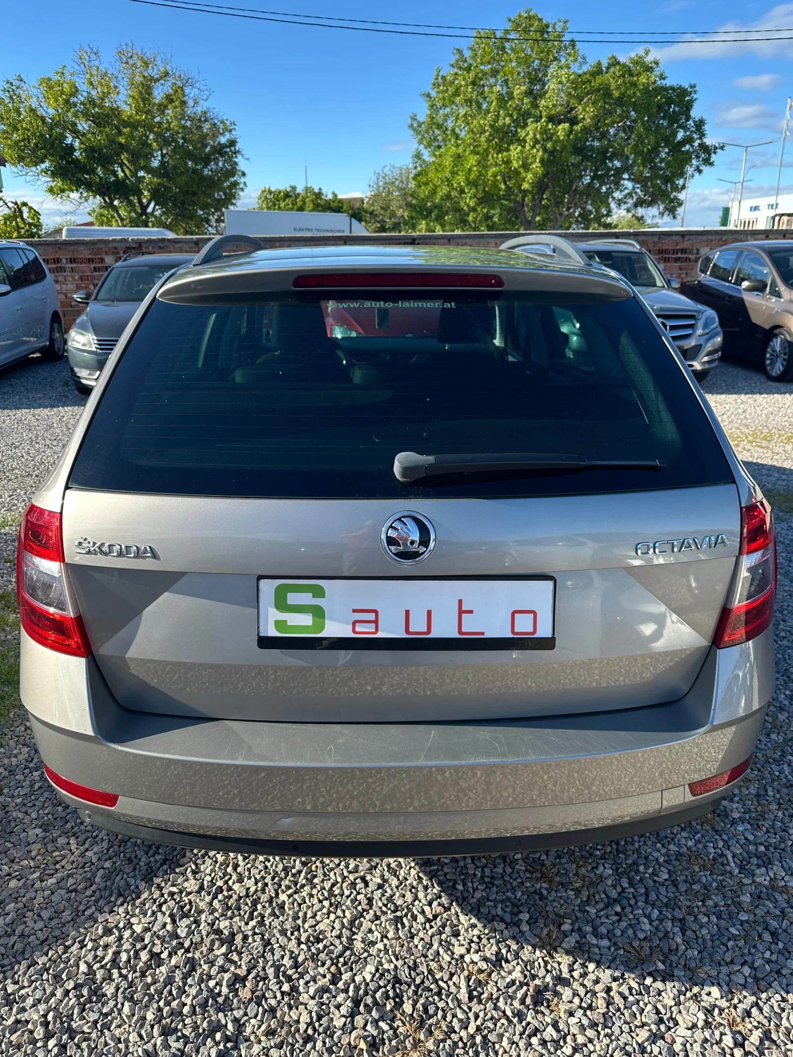 Skoda Octavia 1.6TDI, снимка 4 - Автомобили и джипове - 54715446