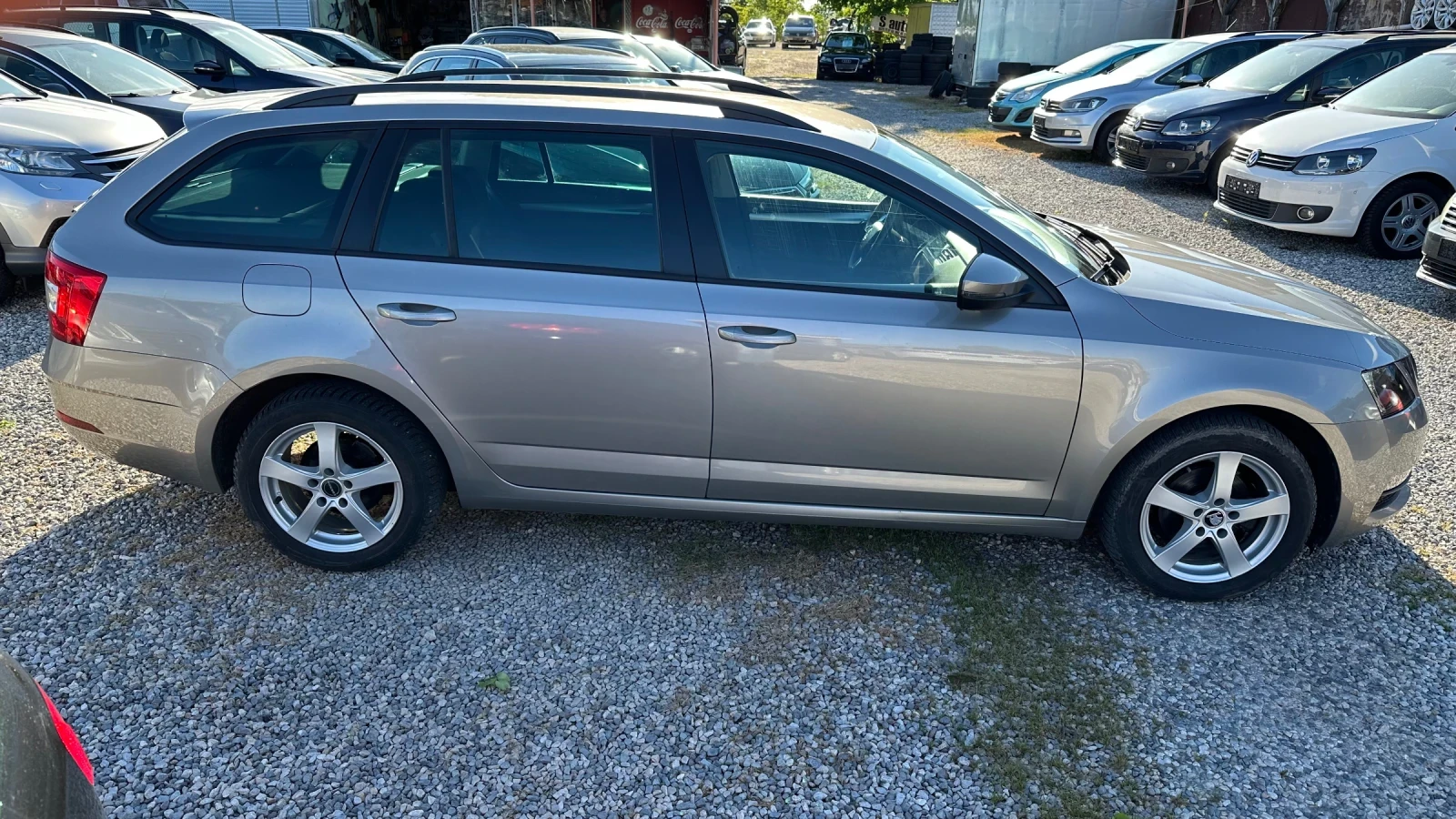 Skoda Octavia 1.6TDI, снимка 3 - Автомобили и джипове - 54715446