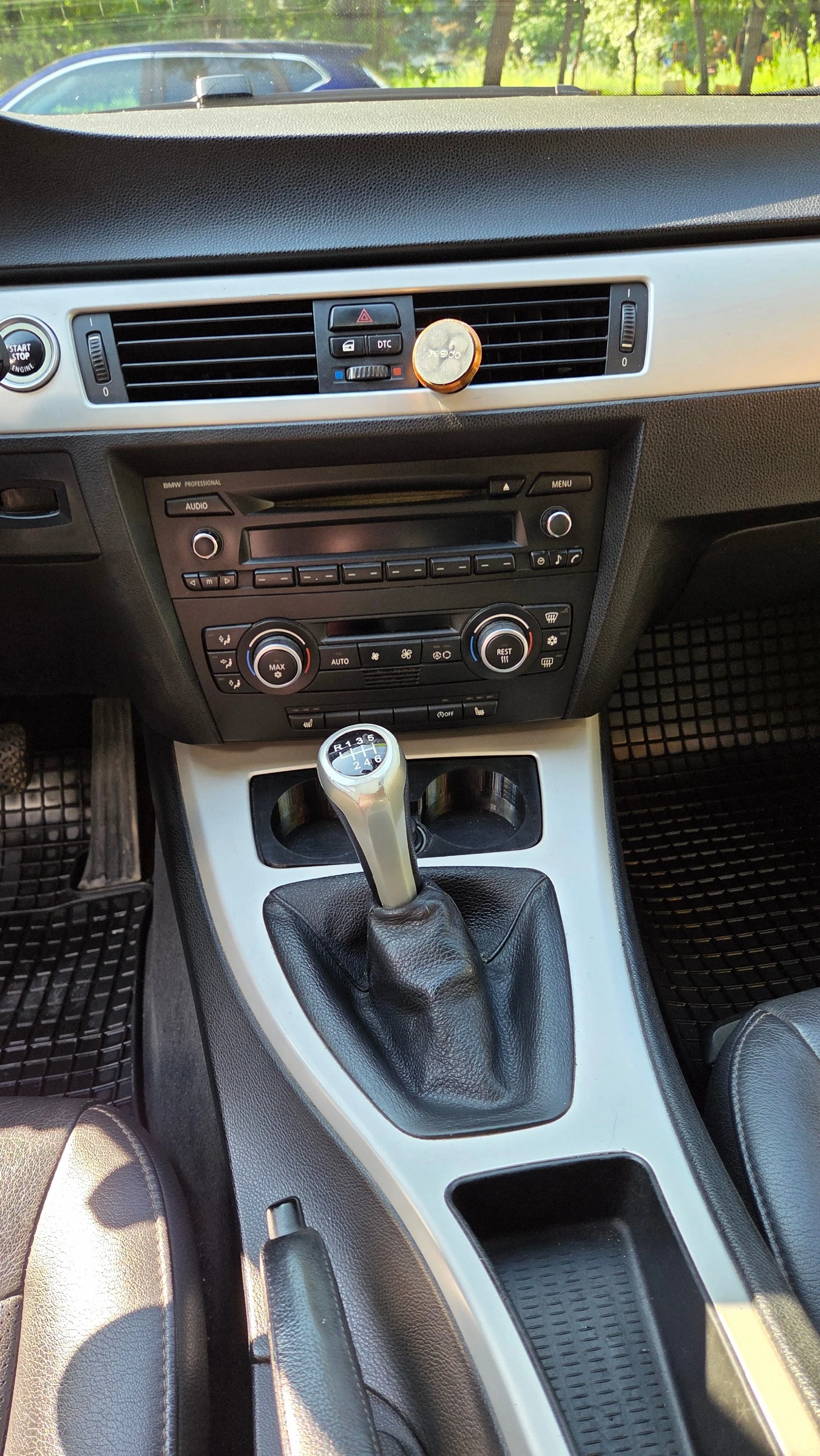 BMW 318 2.0D, снимка 10 - Автомобили и джипове - 54837104