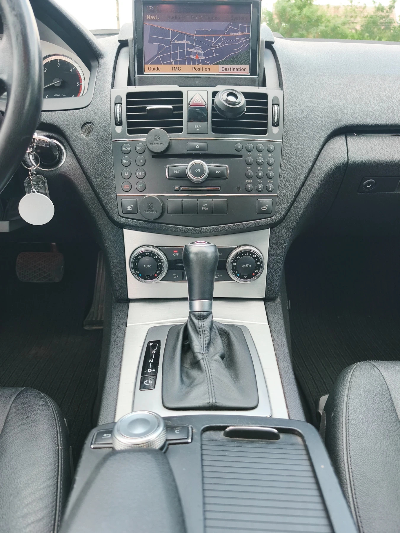 Mercedes-Benz C 320, снимка 17 - Автомобили и джипове - 55000932