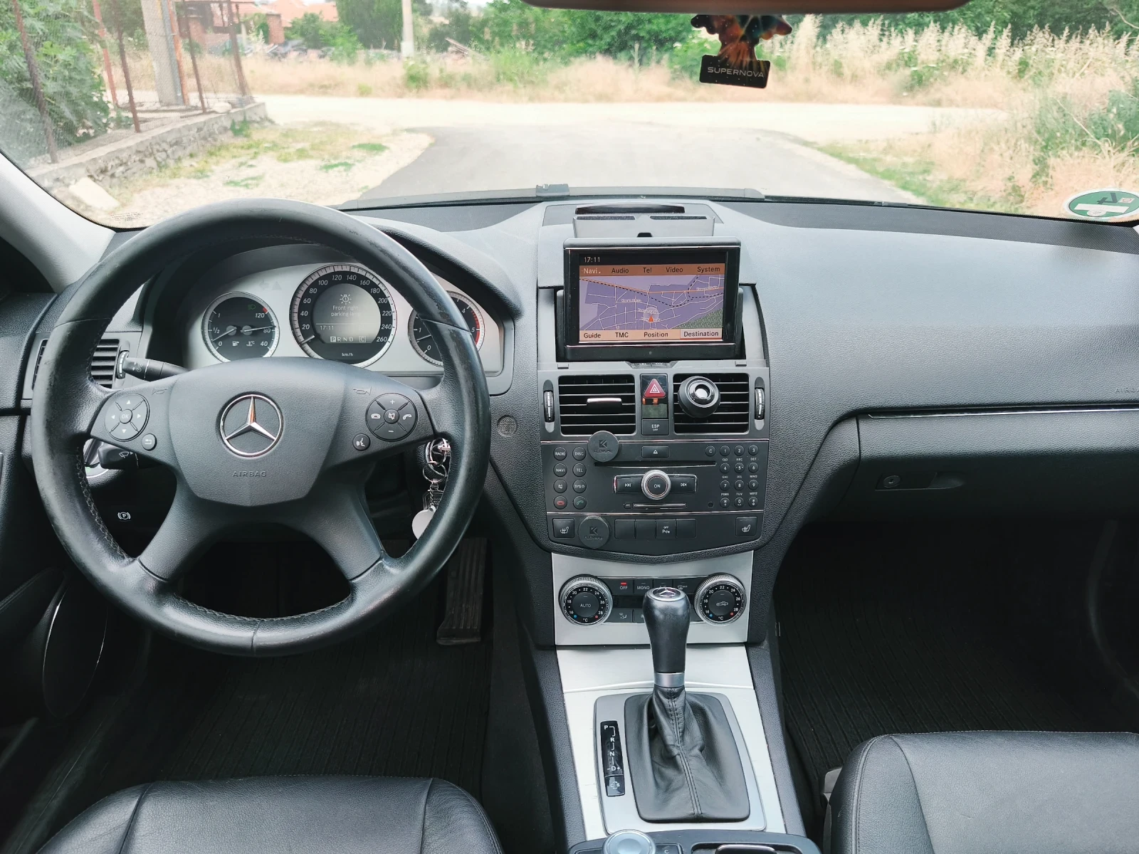 Mercedes-Benz C 320, снимка 15 - Автомобили и джипове - 55000932