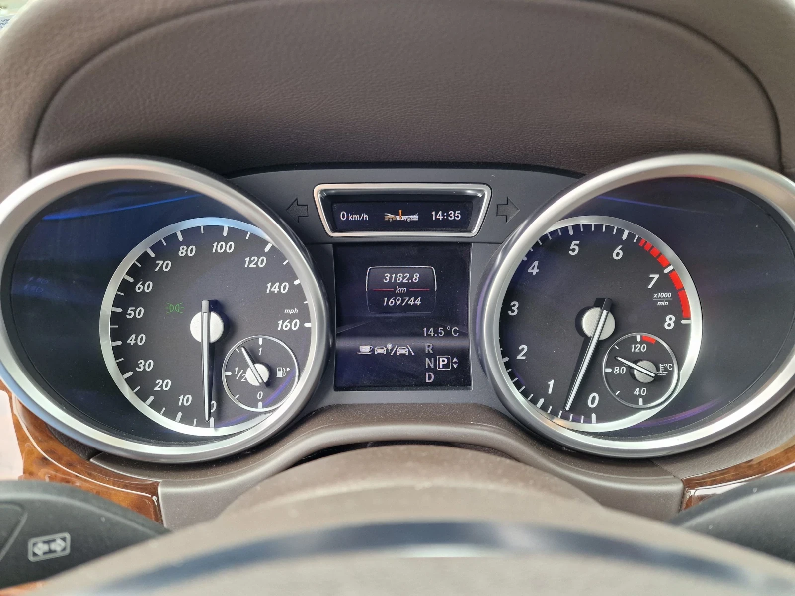 Mercedes-Benz ML 550, снимка 12 - Автомобили и джипове - 55374044