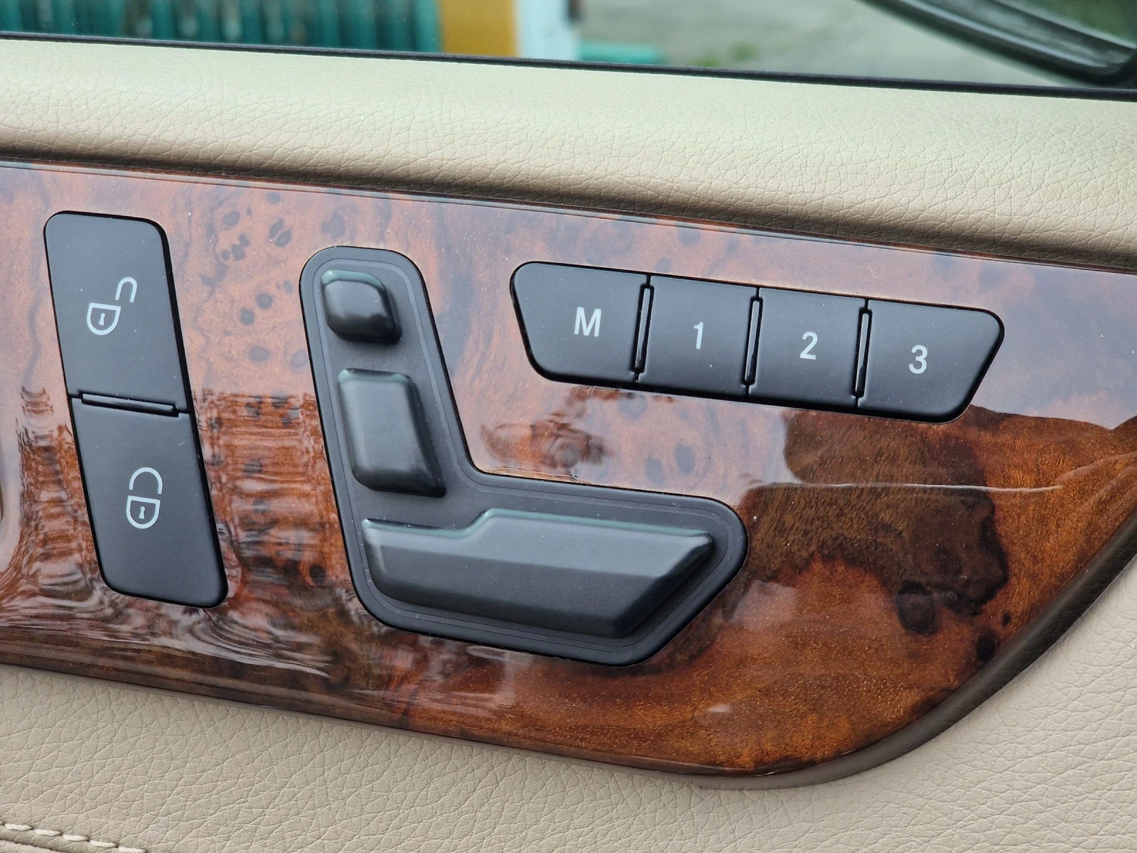 Mercedes-Benz ML 550, снимка 15 - Автомобили и джипове - 55374044