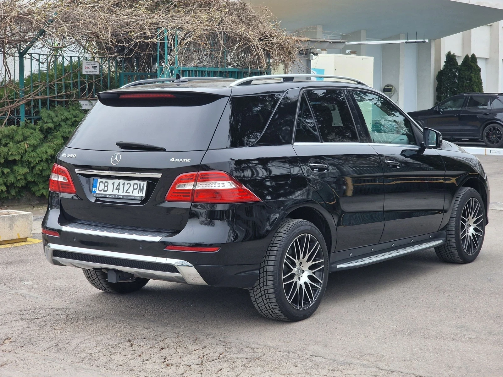 Mercedes-Benz ML 550, снимка 4 - Автомобили и джипове - 55374044
