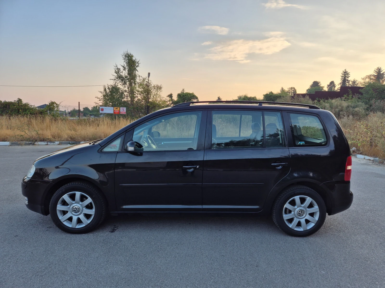 VW Touran, снимка 6 - Автомобили и джипове - 55805755
