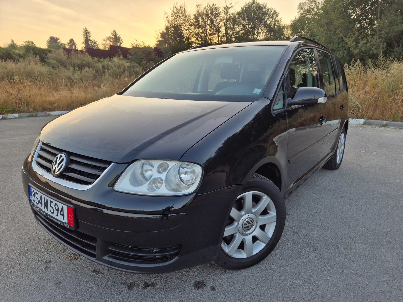 VW Touran, снимка 4 - Автомобили и джипове - 55805755