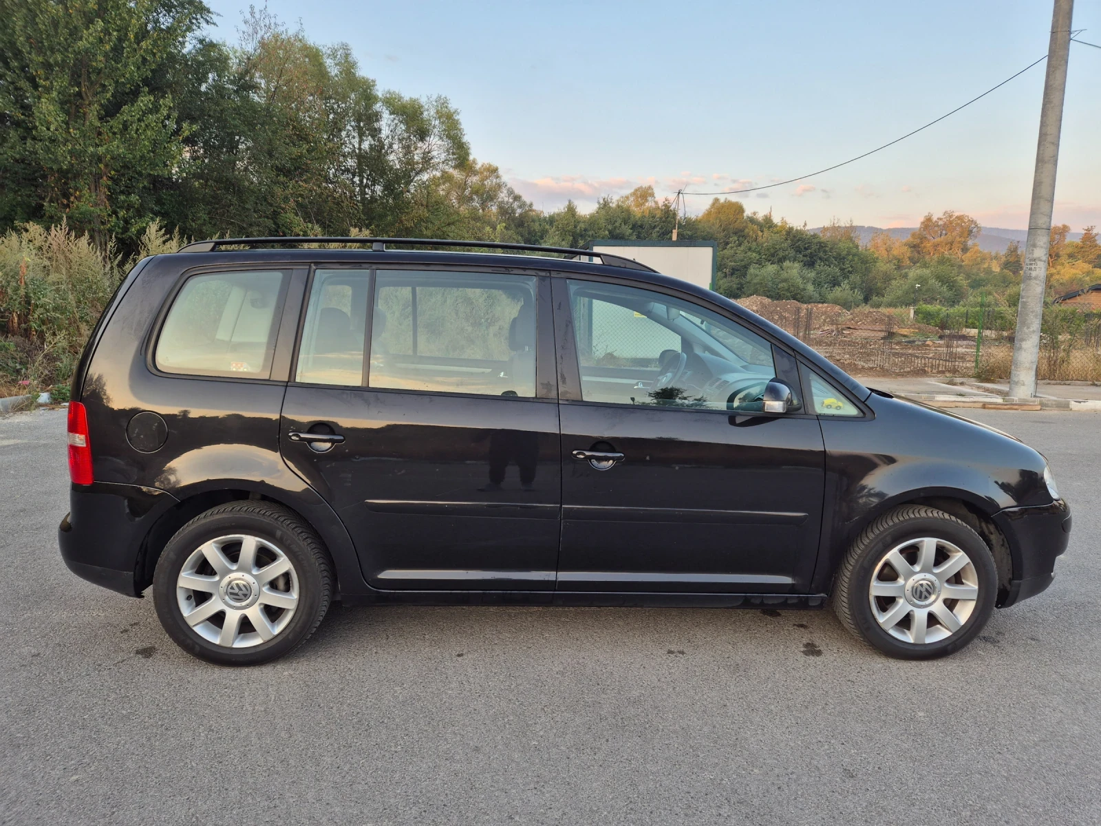 VW Touran, снимка 8 - Автомобили и джипове - 55805755